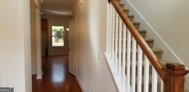 Building Photo - 1497 Weatherbrook Cir