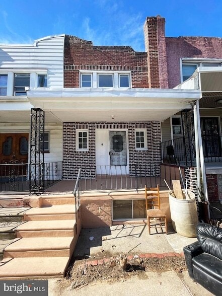 Building Photo - 5518 W Godfrey Ave