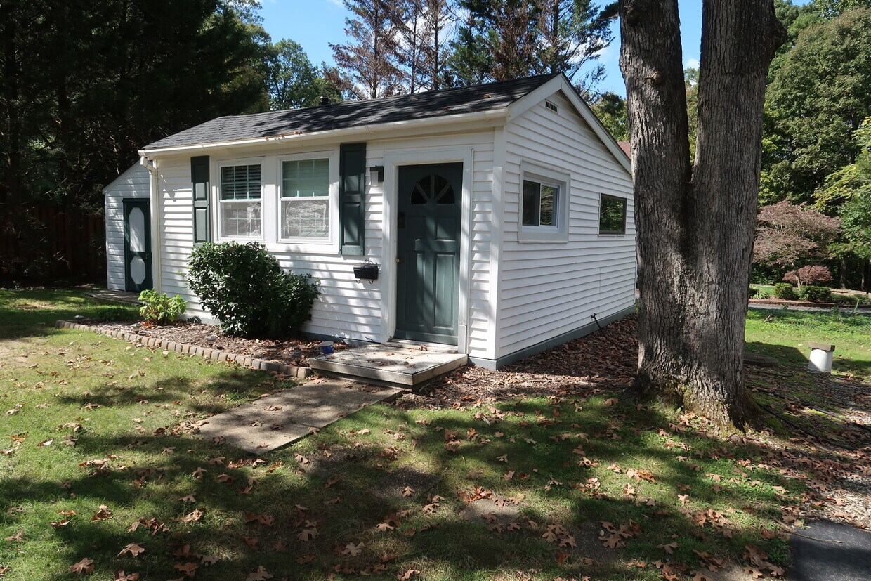 9289 Meadow Crossing Way Unit A, Fairfax Station, VA 22039 Apartments