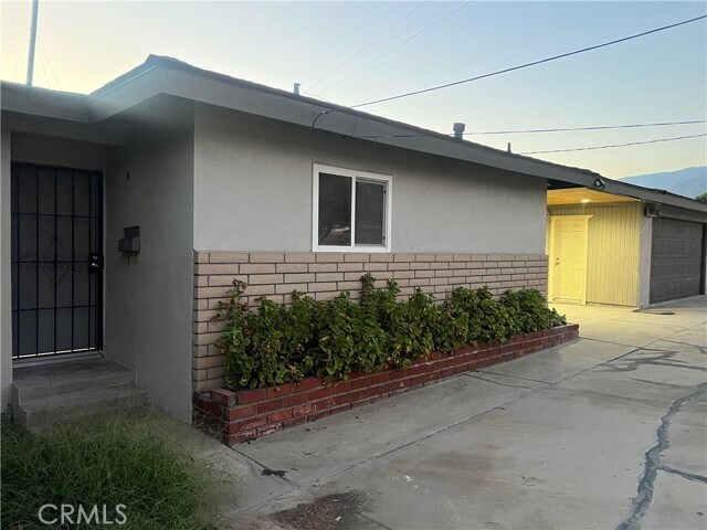Foto del edificio - 3228 Del Rosa Ave N