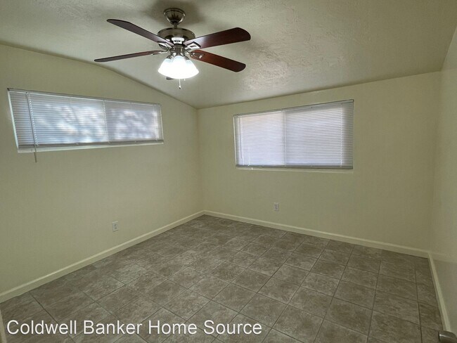 Foto del edificio - 4 br, 2 bath House - 21931 Fox Avenue