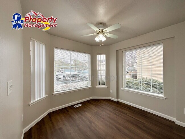 Foto del edificio - 10146 W Garverdale Ln