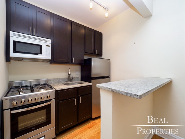 Building Photo - 4614 N Paulina