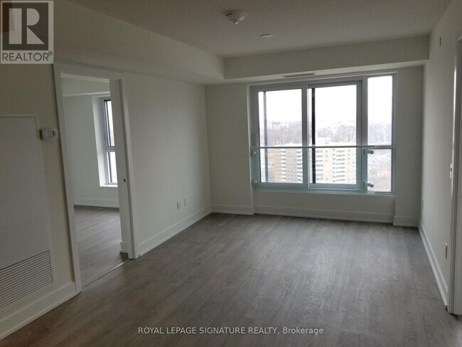 Photo du bâtiment - 7 Mabelle Ave