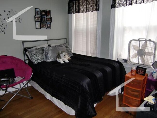 Foto del edificio - Nice 3 bed in Fenway