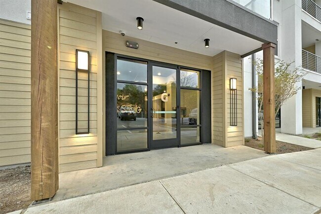 Foto del edificio - 4801 Springdale Rd