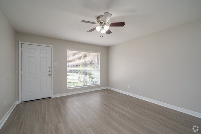 1BR, 1BA - 650SF - Living Room - The Forest