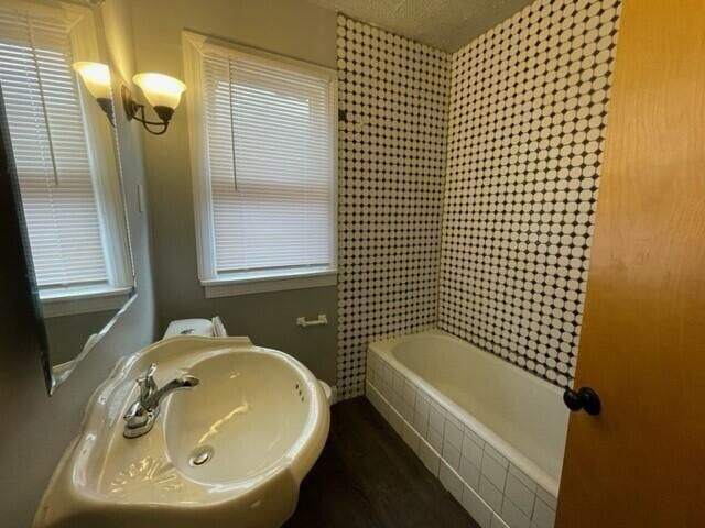 Foto del edificio - 4301 Tyler St