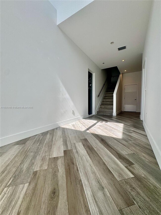 Foto del edificio - 2882 SW 37th Ct