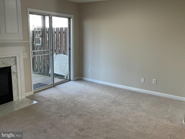 Building Photo - 11 Crenshaw Ct