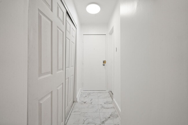 Building Photo - 1375 Rue La Fontaine