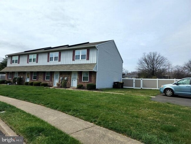 Building Photo - 4540 Rosemarie Dr