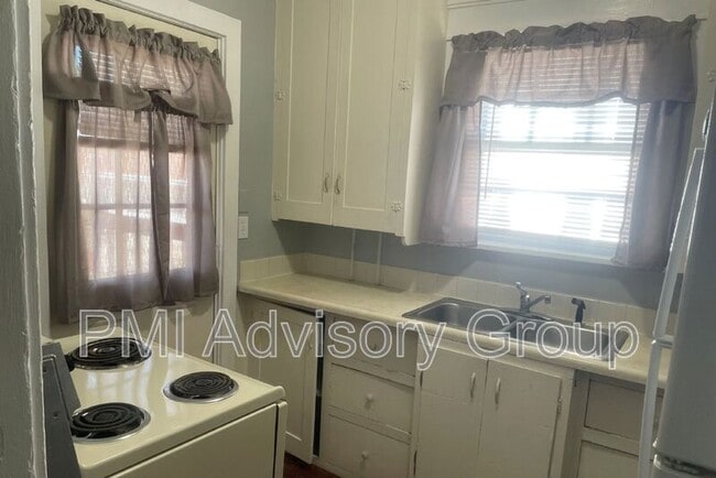 Building Photo - 509 SW 5th St