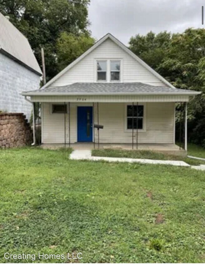 3 br, 2.5 bath House 2904 Frederick St House Rental in Omaha, NE