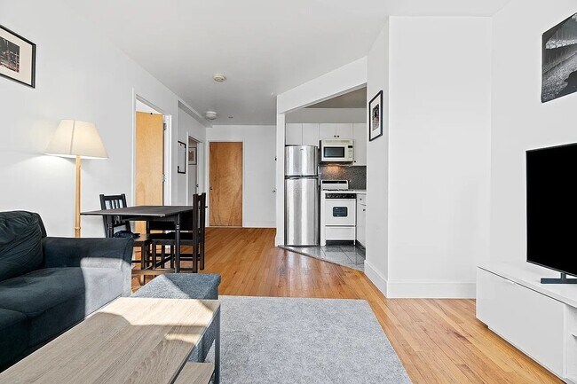 Foto del edificio - 193 E 4th St