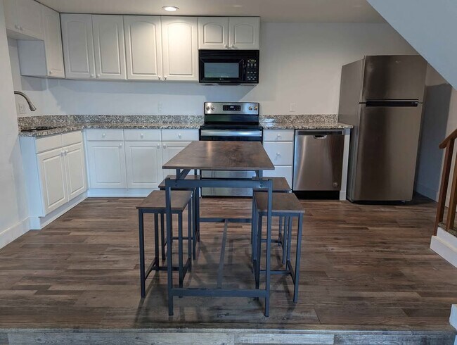 Foto del edificio - 2219 11th Ave W