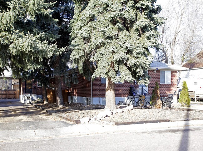Building Photo - 1st Street Apartments