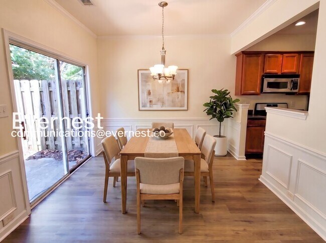 Foto del edificio - 4926 Berkeley Oak Cir
