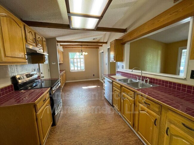 Building Photo - 1222 W Los Angeles Cir