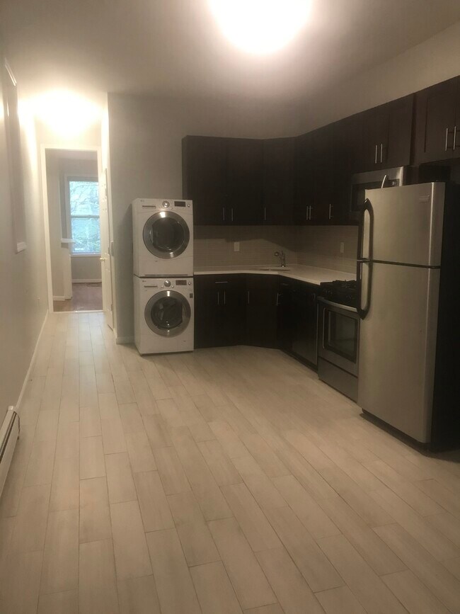 Building Photo - 96 Wayne Street, Unit 3