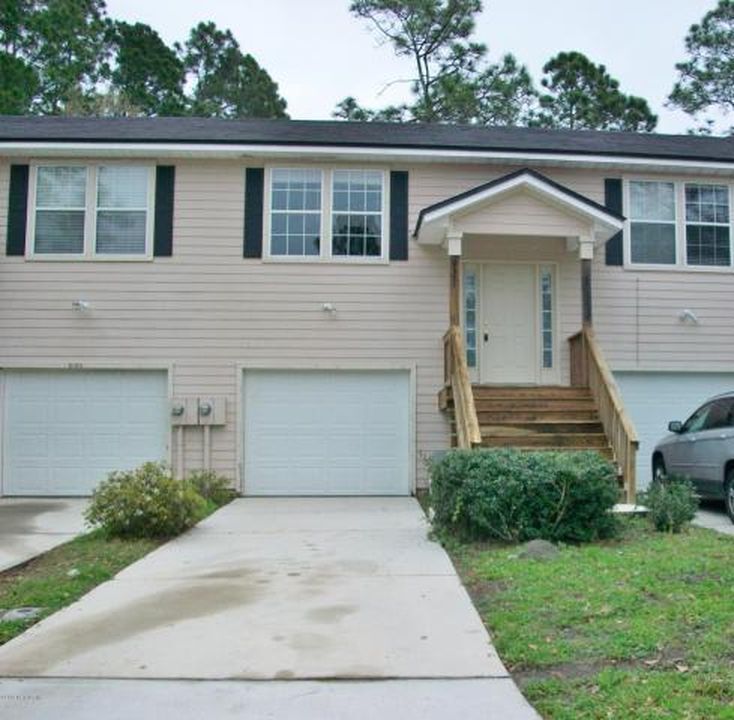 Primary Photo - Beautiful 3/2 Townhome