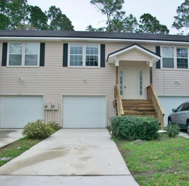 Welcome to this charming 2-bedroom, 2-bath... - Welcome to this charming 2-bedroom, 2-bath... Townhome