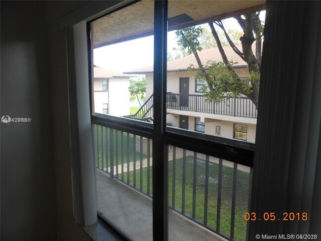 Foto del edificio - 2550 W 67th Pl