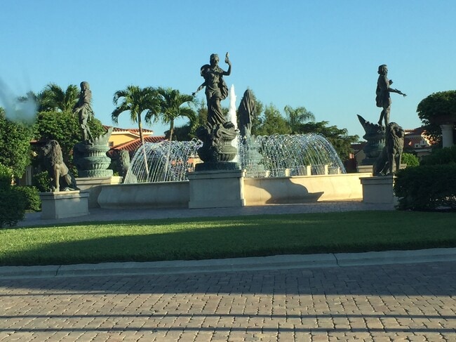 Rapallo fountains - 8721 Piazza Del Lago Cir