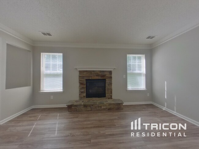 Foto del edificio - 825 Raindrops Rd