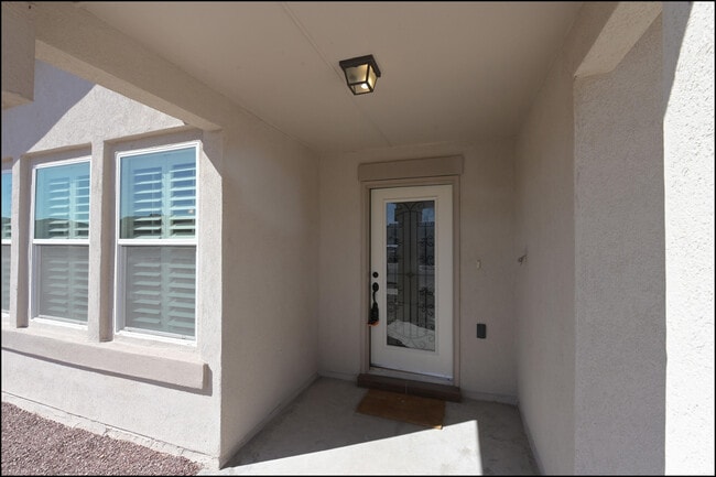 Building Photo - 3131 Red Orchard Dr