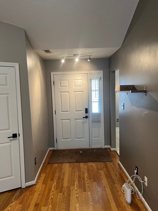 Foto del edificio - 2024 Capstone Ct