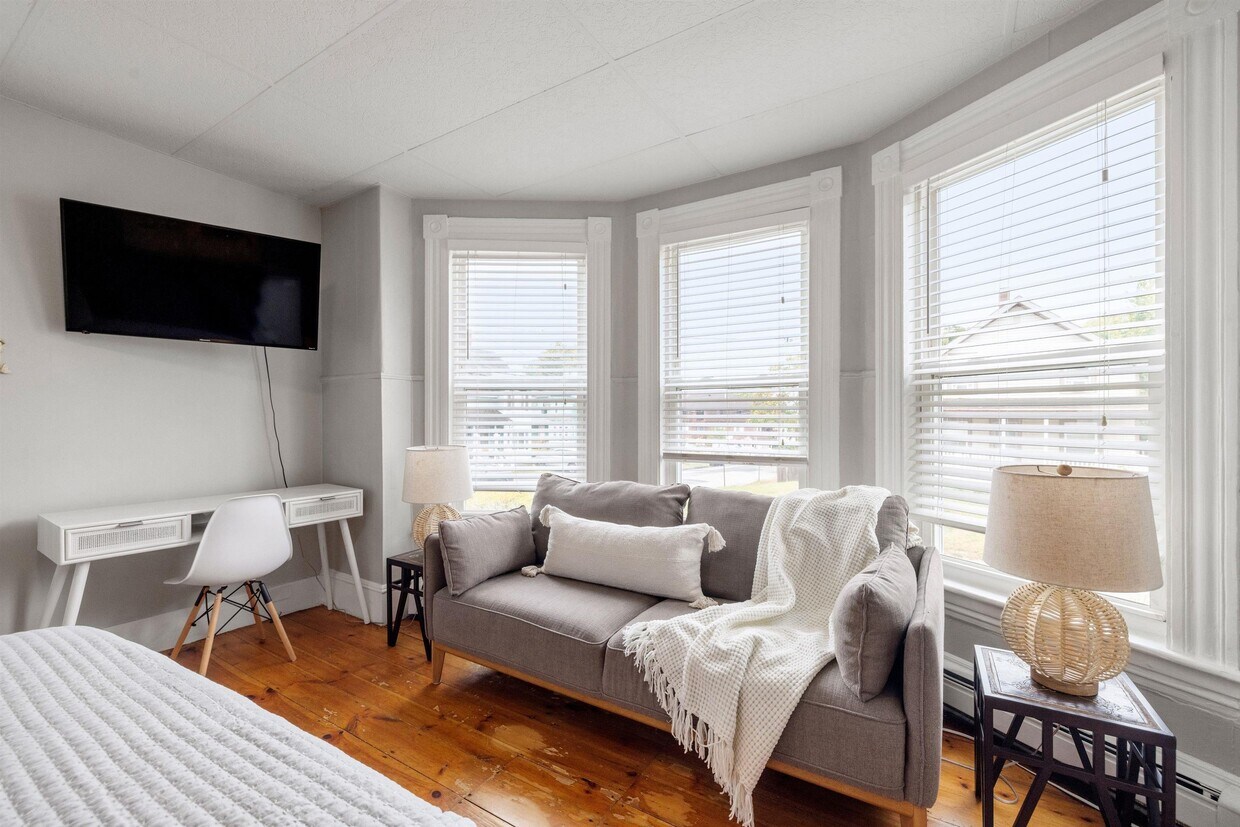 Foto principal - 792 Grove St