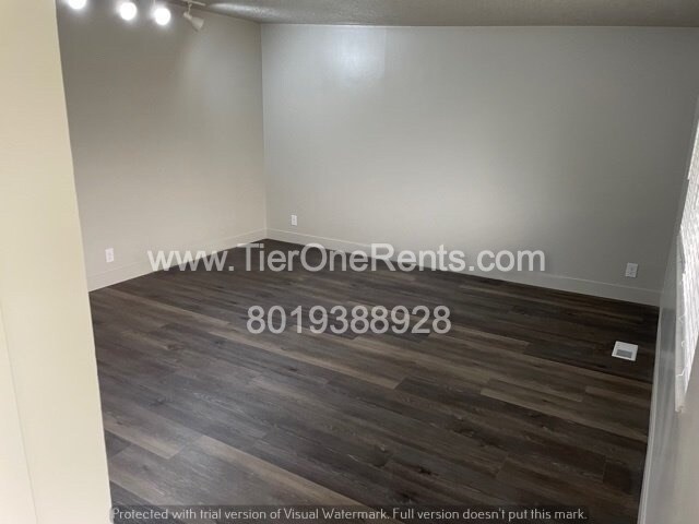 Foto del edificio - Charming 2 Bed Duplex with 900 Sq Ft in So...