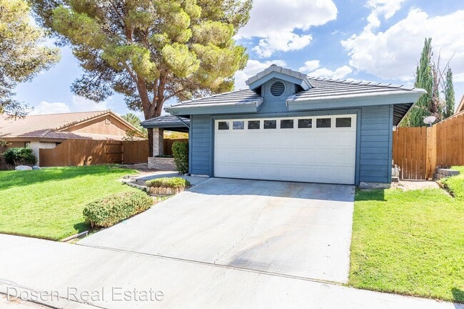 Building Photo - 3 br, 2 bath House - 241 Yellowstone Pl