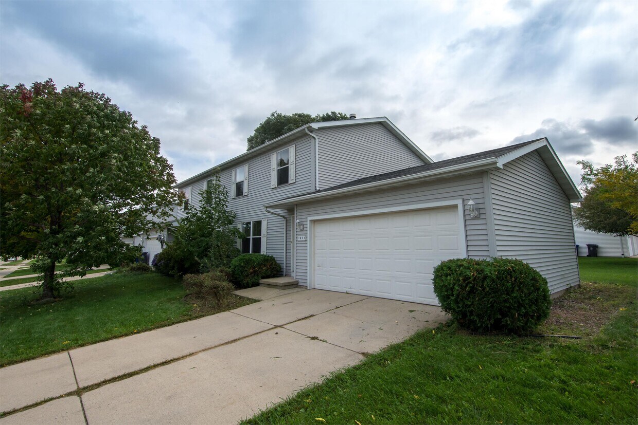 Primary Photo - 1011 Skyview Ave