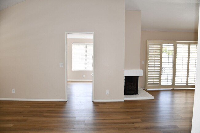 Foto del edificio - Newly remodeled and updated