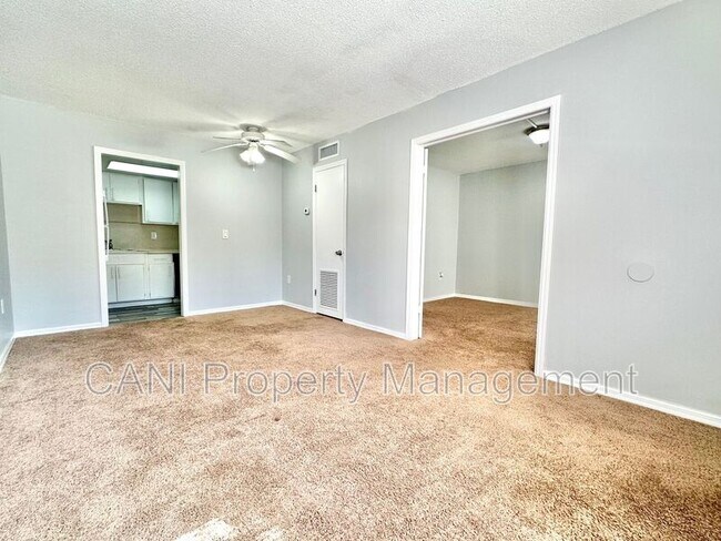 Foto del edificio - 2517 Caper Ln