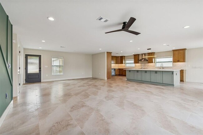 Foto del edificio - 3921 Versailles Dr