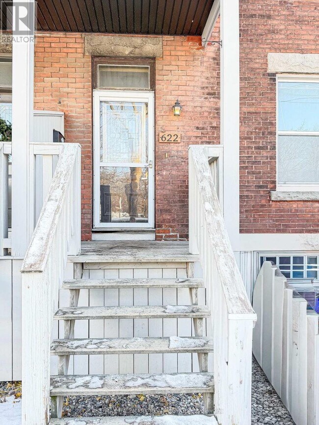 Photo du bâtiment - 622 Gladstone Ave