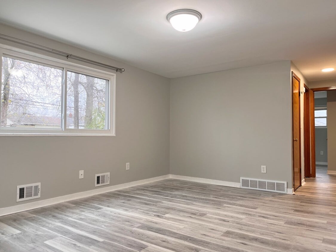 Foto principal - 424 Springville Ave