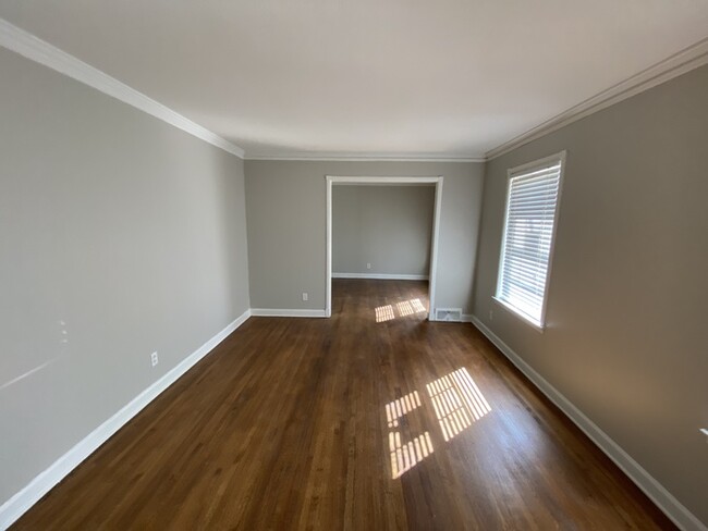 Building Photo - 1786 Rockdale - Available Now!