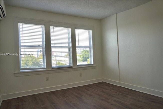 Foto del edificio - 501 SW 6th St