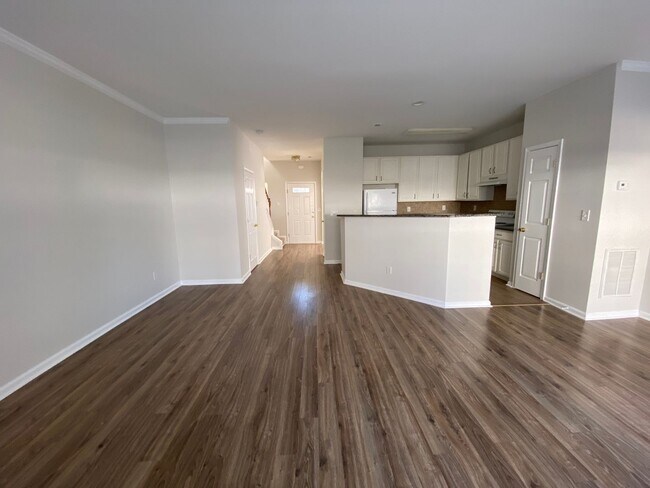 Building Photo - Exclusively Offered by Muse Realty, LLC