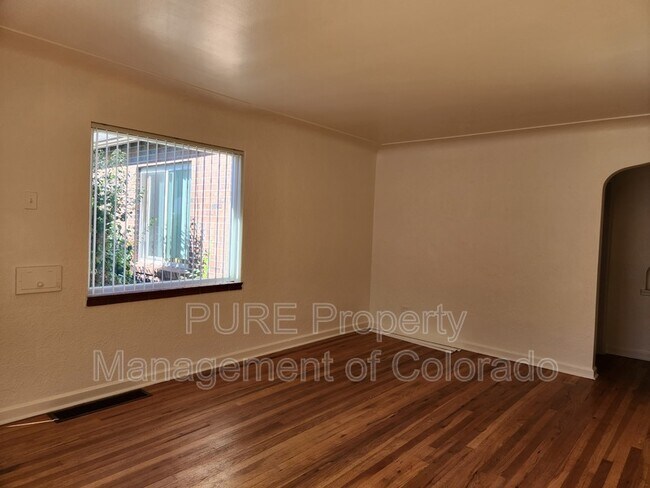 Building Photo - 776 Forest St