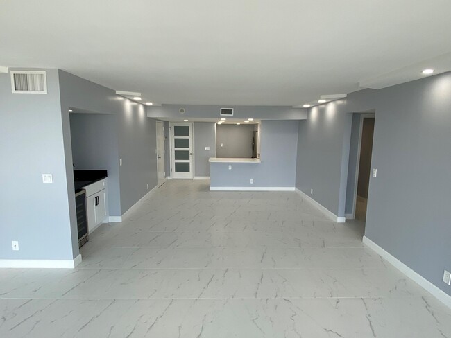 Building Photo - 2400 Presidential Way