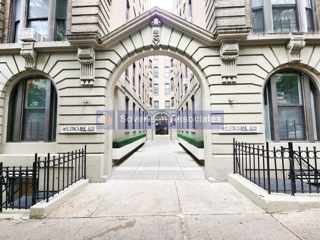 Building Photo - 609 W 137th St
