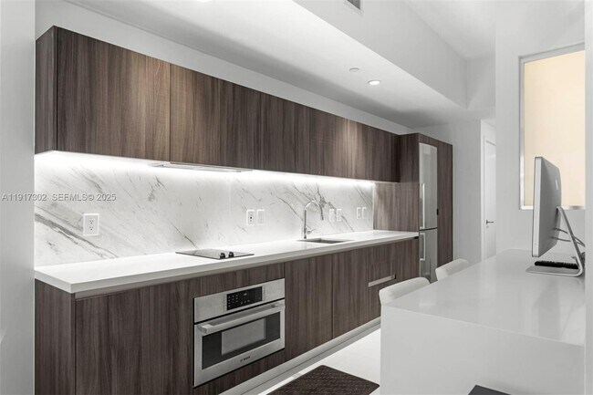 Foto del edificio - 851 NE 1st Ave