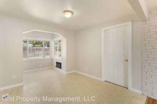 Building Photo - 4 br, 1.5 bath House - 17709 SE Lincoln St
