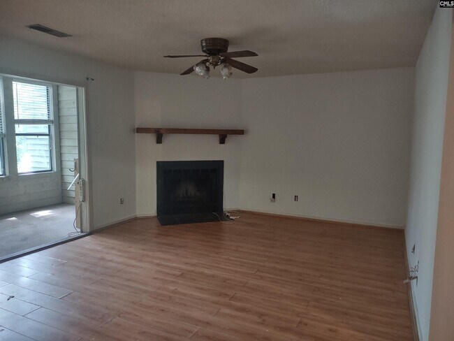 Foto del edificio - 1005 Village Creek Dr