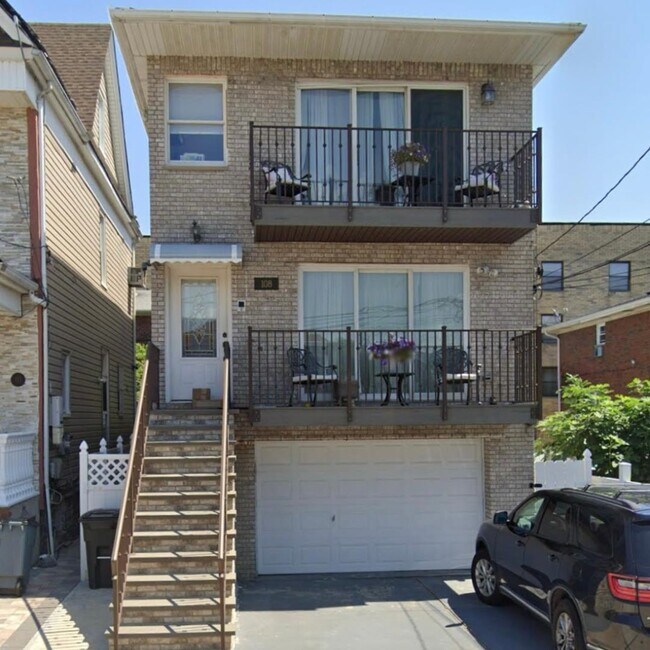 Building Photo - 108 Kamp Pl
